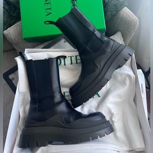 BOTTEGA VENETA TIRE BOOT MILITARY CALF BLACK/BROWN